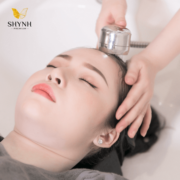 Rửa mặt kết hợp massage da đầu