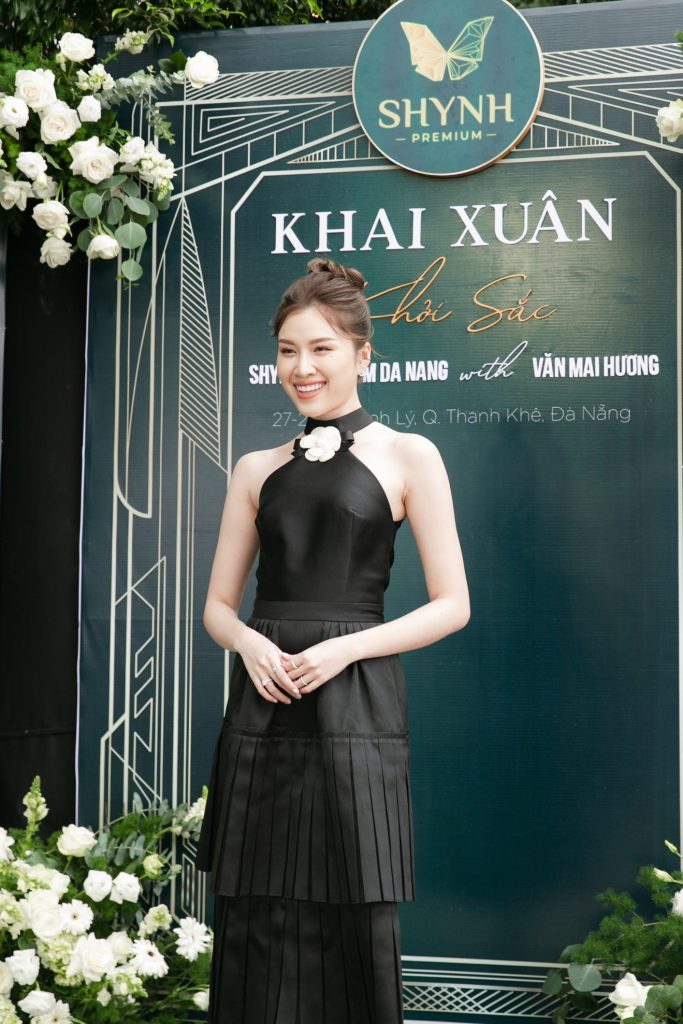 MC Thanh Thanh Huyền diện váy đen quyến rũ tham gia sự kiện