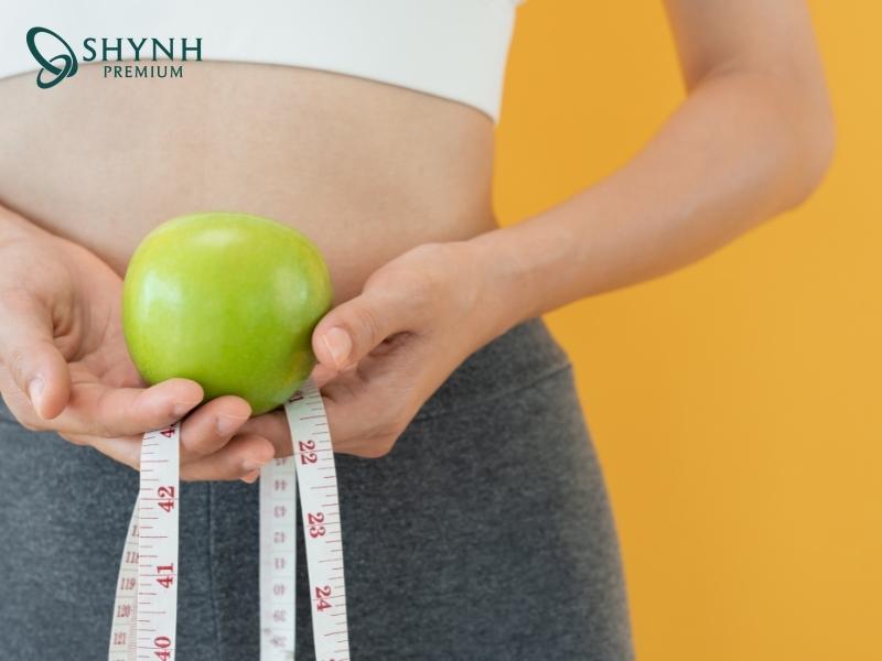 Nên kiểm soát calo trong khẩu phần và chia nhỏ bữa ăn để giảm cân