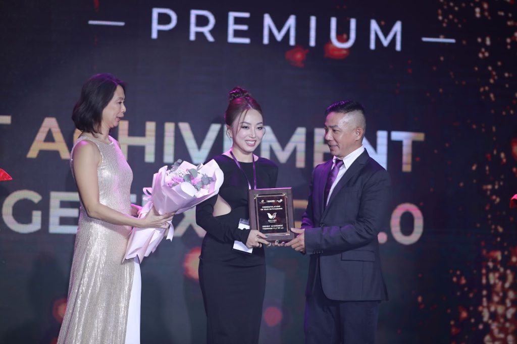Shynh Premium nhận được nhiều giải thưởng danh giá ngành thẩm mỹ