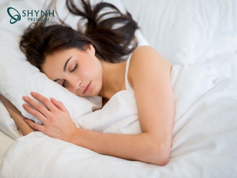 Duy trì chất lượng giấc ngủ mỗi đêm giúp hạn chế tích tụ mỡ bụng