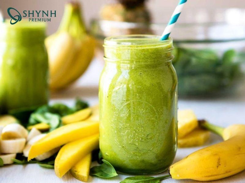 Sinh tố rau xanh cung cấp đủ vitamin và năng lượng cần thiết cho cơ thể mỗi sáng