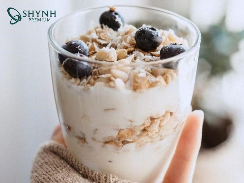 Bánh kếp từ bột yến mạch và sữa chua rất ngon và bổ dưỡng cho buổi sáng