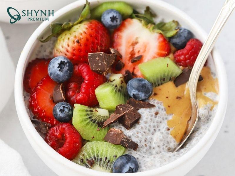 Sinh tố hạt chia với trái cây là món ăn giảm cân bổ dưỡng, thơm ngon