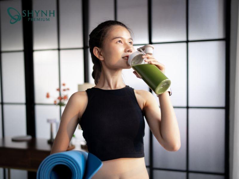 Nước detox không chỉ giúp thanh lọc cơ thể mà còn hỗ trợ quá trình giảm cân tự nhiên