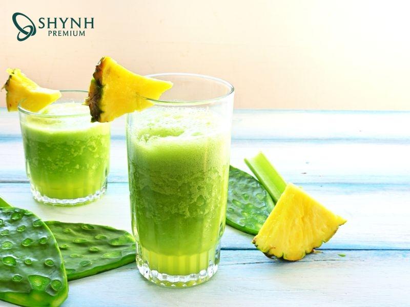 Nước detox dứa + cần tây giúp làm đẹp da, hỗ trợ giảm cân