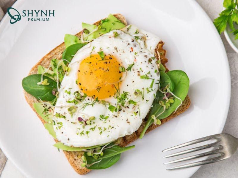 thực đơn giảm cân cho mẹ sau sinh cần kiểm soát calo nhưng vẫn đảm bảo dinh dưỡng