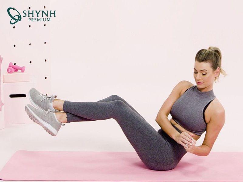 Bài tập xoay người dễ thực hiện nhưng siết cơ lưng hiệu quả