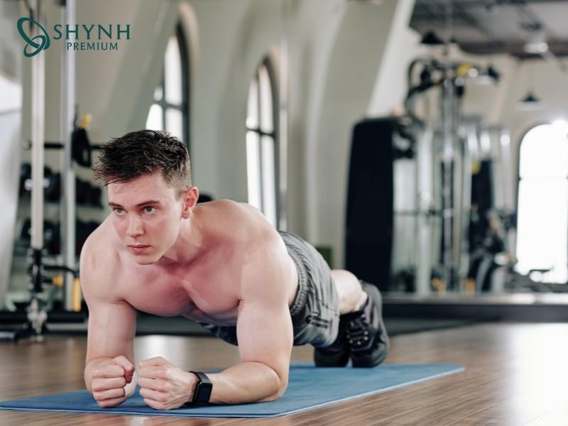 Bài tập vùng bụng: plank, gập bụng, crunches giúp siết dáng cho nam
