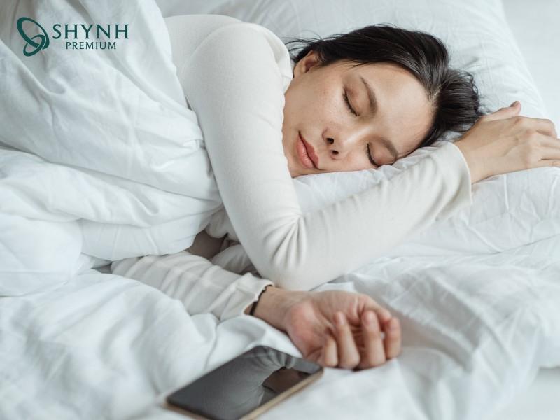 Ngủ đủ giấc để phục hồi năng lượng cho mẹ