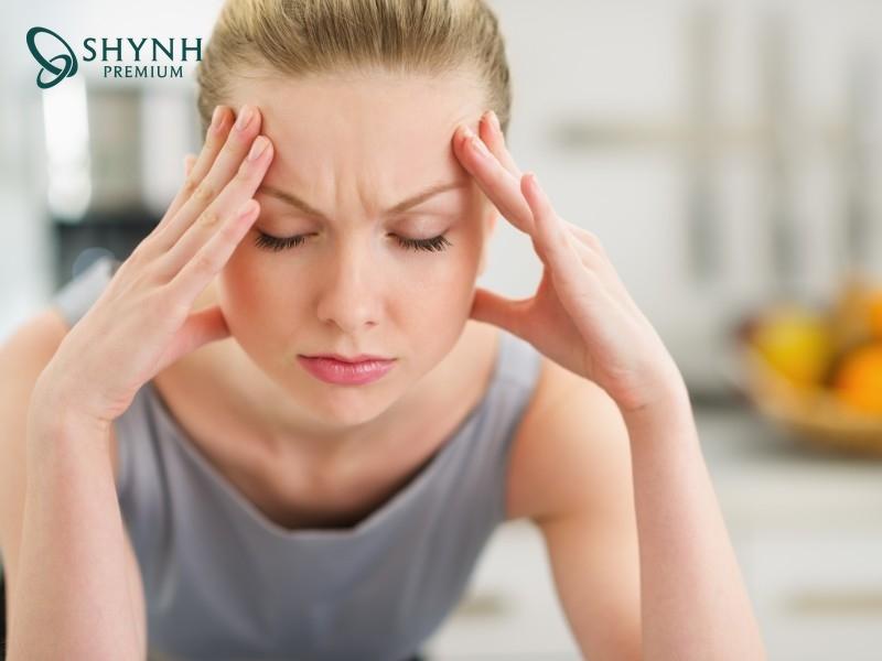 Nếp nhăn ấn đường có thể do nhiều nguyên nhân khác nhau