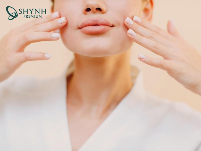 Tập luyện cơ mặt (facial yoga) là một trong những cách xoá nhăn cau mày tại nhà