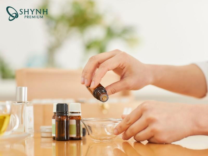 Sử dụng tinh dầu thiên nhiên để dưỡng da, làm săn chắc da, giảm nhăn