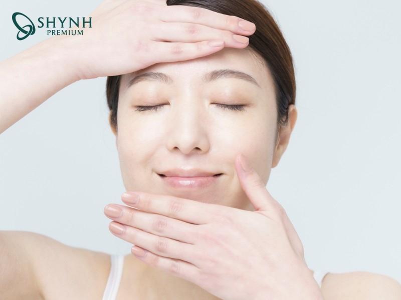 Tập facial yoga giảm chảy xệ là một trong những bí quyết trẻ hoá khuôn mặt tự nhiên