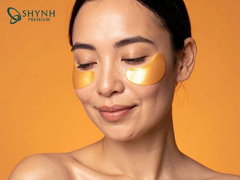 Mặt nạ tự nhiên giúp làm dịu, cấp nước và hỗ trợ làm tươi tắn vùng da mắt