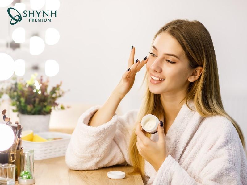 Duy trì liệu trình phục hồi da chuyên sâu mỗi tháng một lần để giữ hàng rào da ổn định