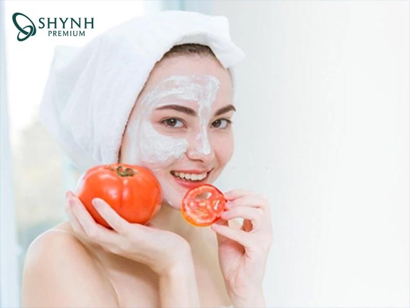 Mặt nạ cà chua + mật ong chống oxy hoá, làm sáng và săn chắc da