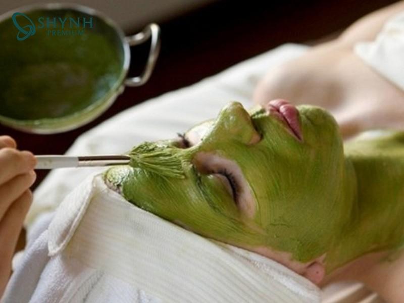 Mặt nạ trà xanh + mật ong làm chậm quá trình lão hoá và giảm xỉn màu da