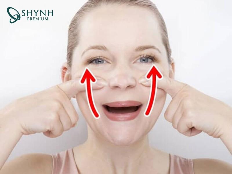 Bài tập nâng cơ má là bài tập căng da mặt cơ bản dễ thực hiện tại nhà